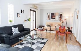 Gorgeous Apartment In Piraeus